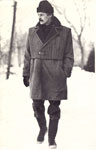 Пальто из вельвета, утепленное, с воротником и подкладкой из искусственного меха